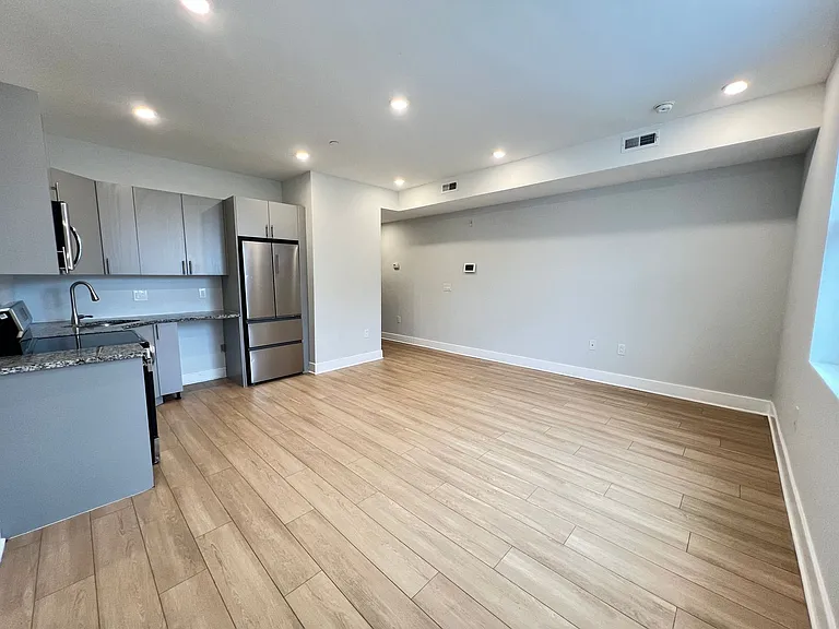1132 N 41st St — Photo 27
