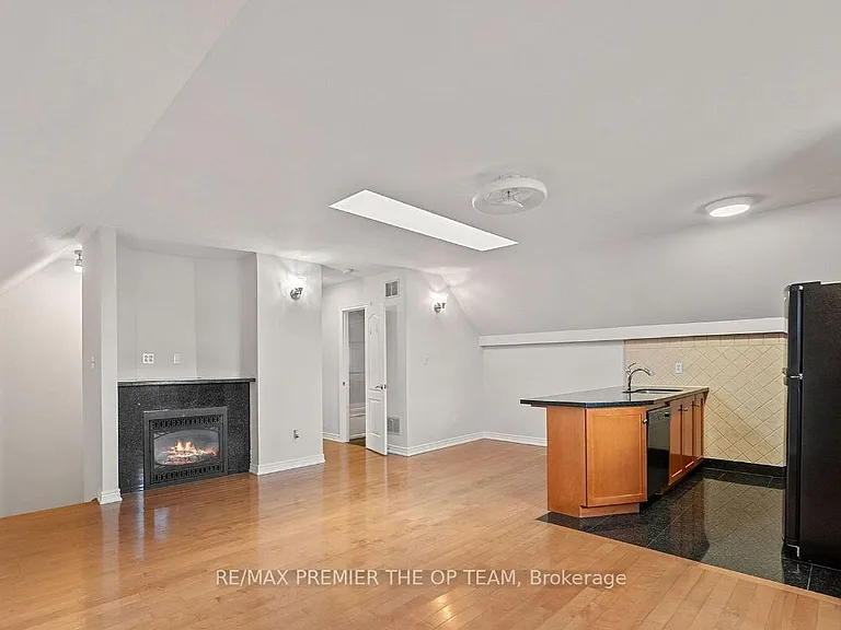 58 Calera Cres #LOFT — Photo 4