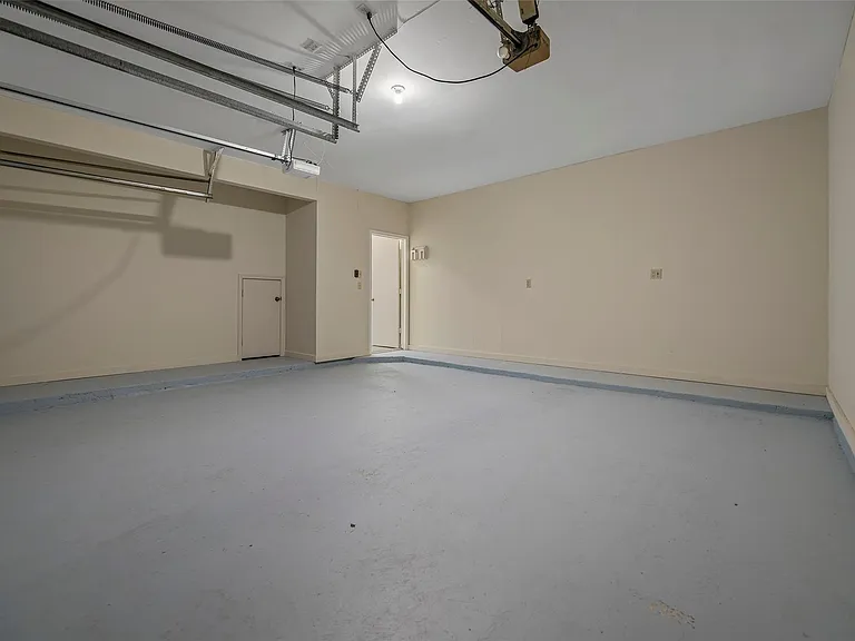 4922 Moss Run Dr — Photo 11