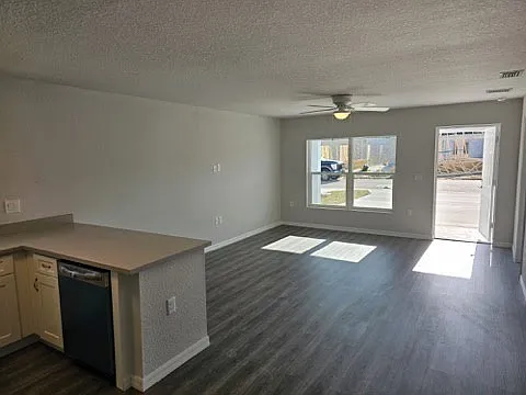800 Vizcaya Ct — Photo 3