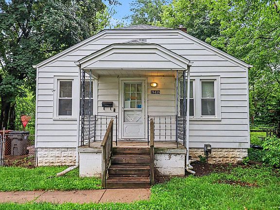 3rd image of 28438 Glenwood St