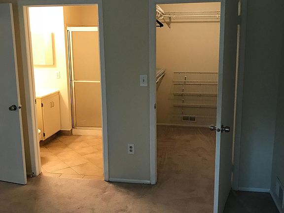3rd image of 125 Iroquois Dr #17