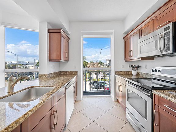 5th image of 7270 SW 88th St APT B203