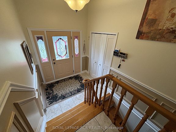 2nd image of 1049 Elgin St