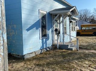 409 E Wilson St, New London, IA 52645