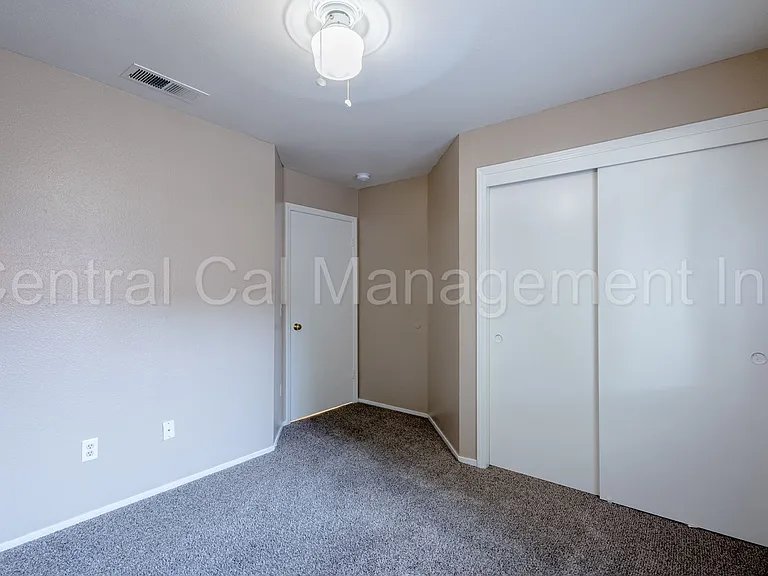 4205 Kilterbury Ln — Photo 11