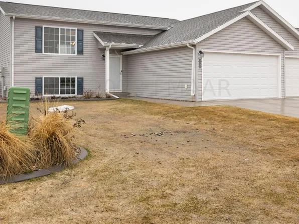 6192 18th St S, Fargo, ND 58104