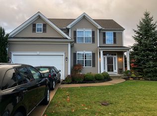 33317 Ambleside Dr, Avon Lake, OH 44012