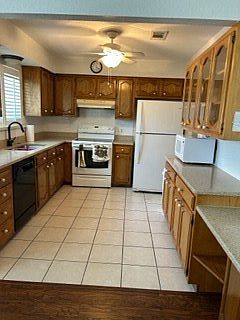 4th image of 1613 Kansas Ave