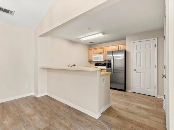 1385 S Donahue Dr, Auburn, AL