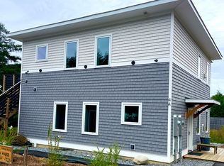 4 Thomas St #4A, Camden, ME 04843