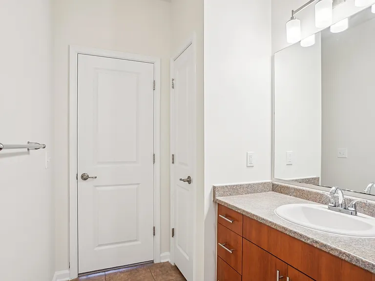 Belmont at Tryon Apartments — Photo 41