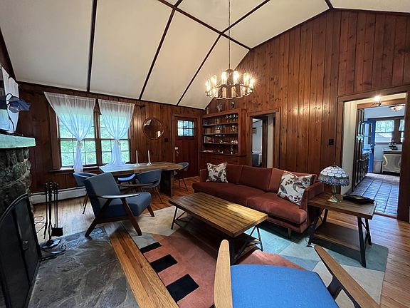 Living Room toward kitchen.JPG