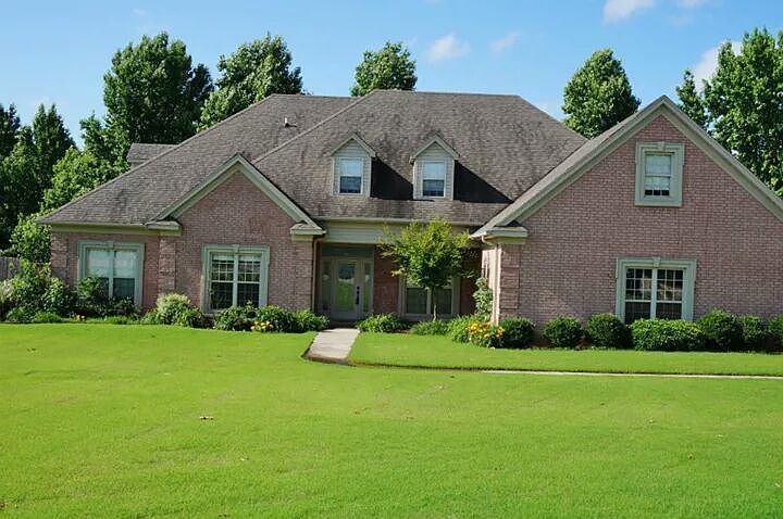 4205 Clubhouse Drive