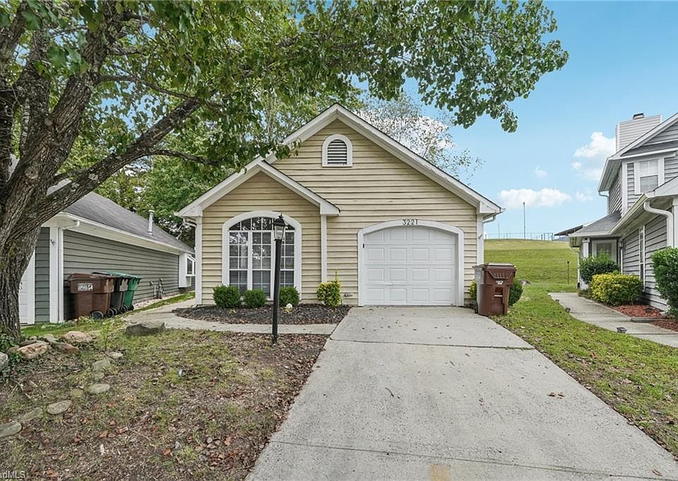 1st image of 3221 Pipers Way