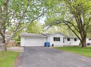 1517 Greencrest Dr, Watertown, WI 53098
