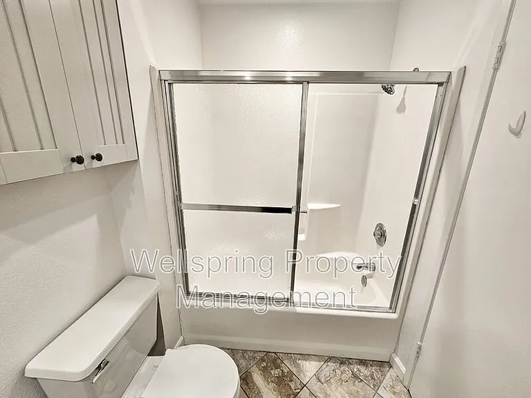 528 Heatherglen Dr — Photo 9