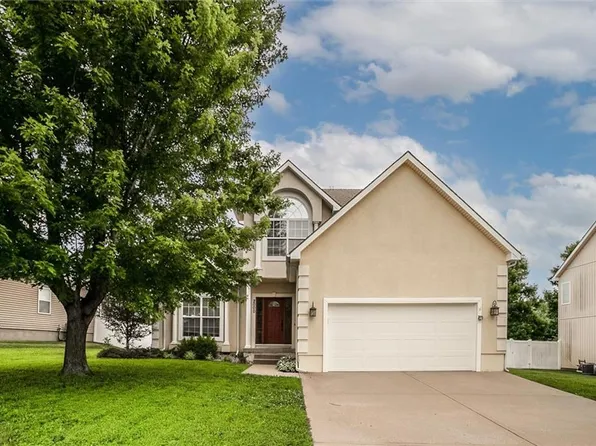 2000 NE Sparta Dr, Blue Springs, MO 64029