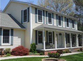 16 Hesspar Dr, Westerly, RI 02891