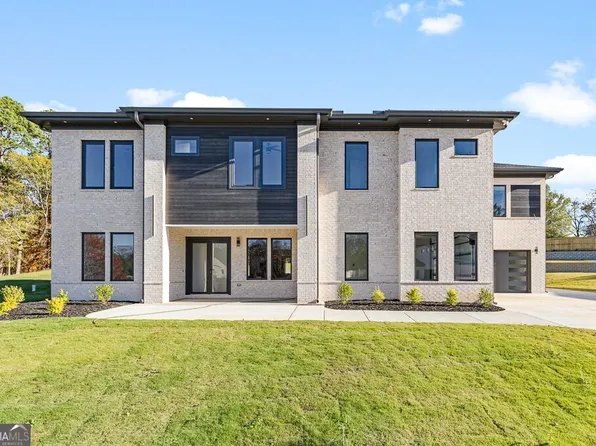 555 Versailles Dr, Auburn, GA 30011