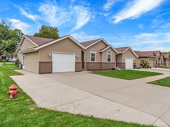 2nd image of 501 Primrose Ln