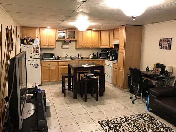 Open Concept Newly Renovated Kitchen