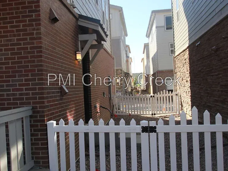 12871 E Caspian Pl — Photo 41