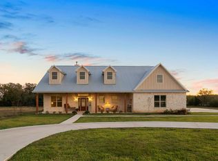 212 W Crosswinds Ct, Brenham, TX 77833