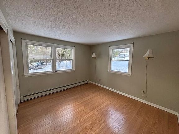 4th image of 9 Russell Street