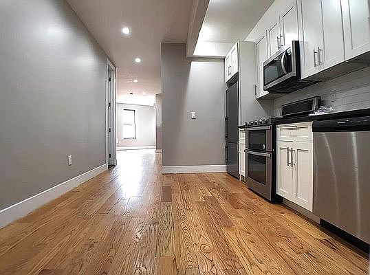 4th image of 326 E 93rd St APT 5