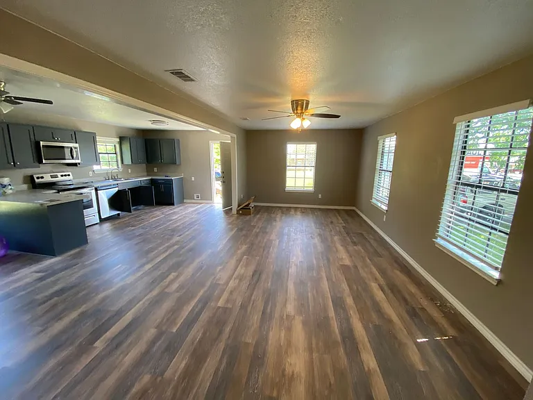 1502 Daffan Ave — Photo 20