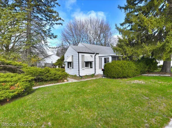 17135 Beech Daly Rd, Redford, MI 48240