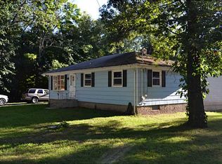 40 Iroquois Rd, Cumberland, RI 02864