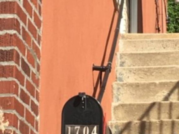 2nd image of 1704 Undercliff Ave