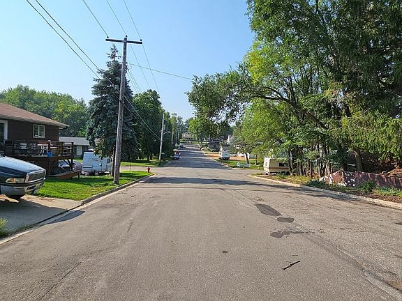 4th image of 119 Brush St