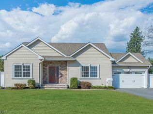 34 Oping Rd, Pompton Plains, NJ 07444