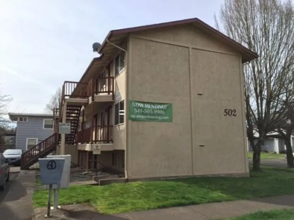 Building Photo 2
