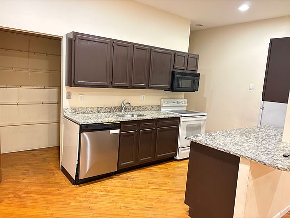 4th image of 4700 Umbria St Floor 1