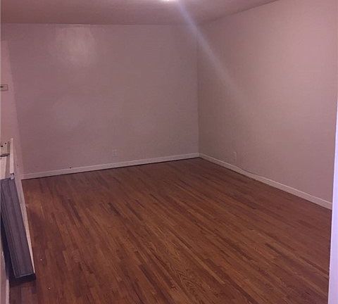 5th image of 2065 E 61st St
