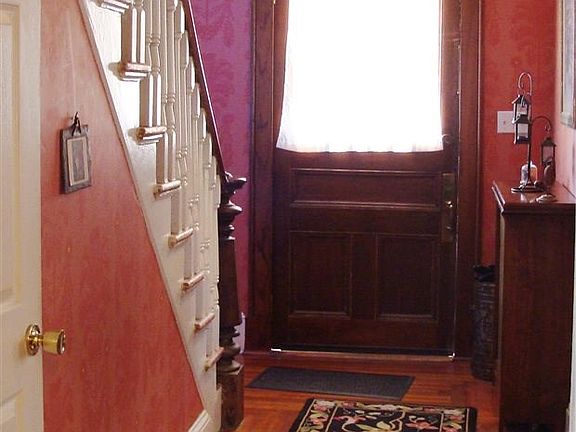 3rd image of 65 York Ave