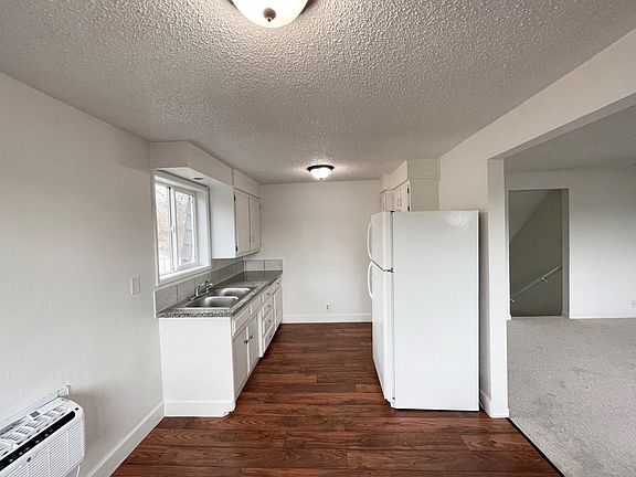 2nd image of 1769 Crater Lake Ave