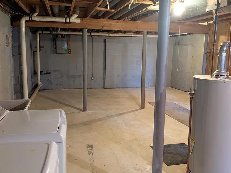 44 W Constitution Dr — Photo 18