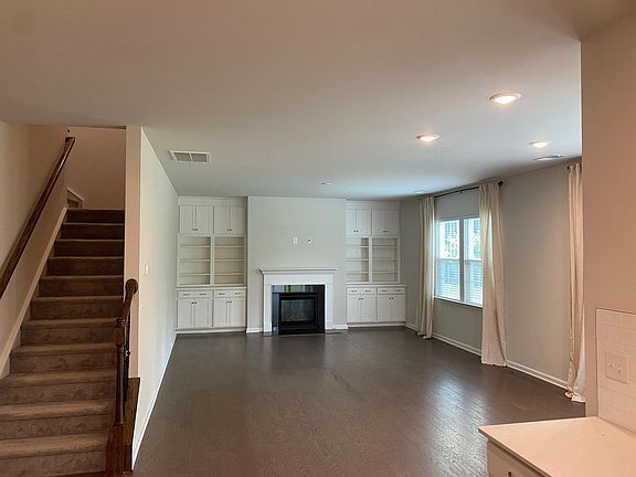 2nd image of 3020 Whipcord Dr