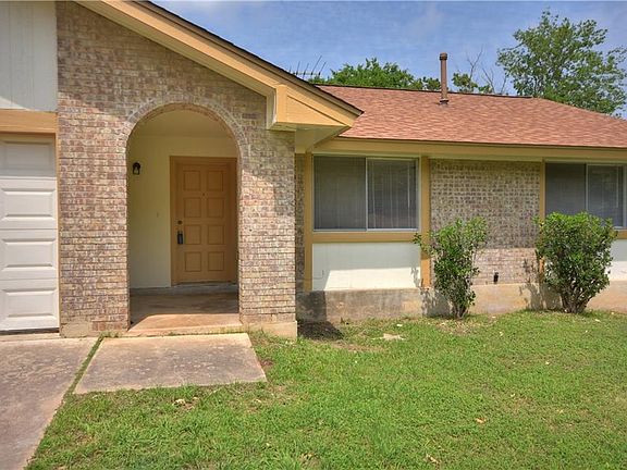 3rd image of 415 Golden Oaks Dr