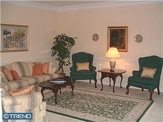 2nd image of 2033 Silverwood Dr