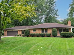 1865 Lone Oak Cir W, Brookfield, WI 53045