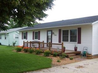 232 Hickory Dr, Lena, IL 61048