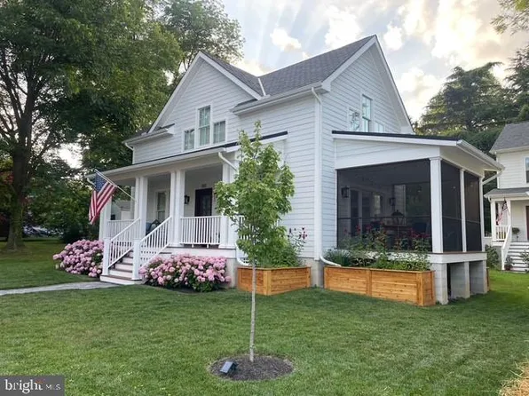 101 Tilghman St, Oxford, MD 21654