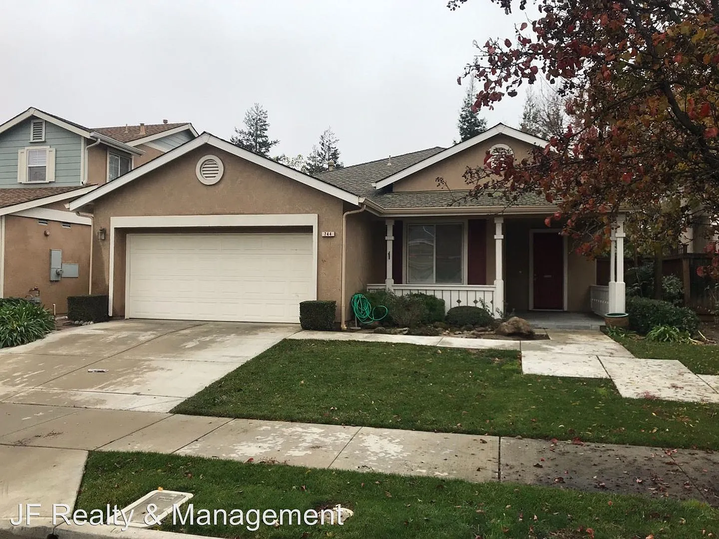 744 Crocket Dr photo 1