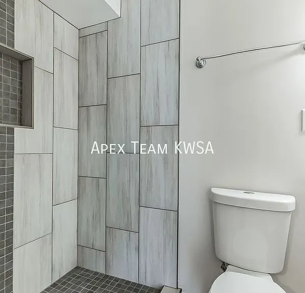319 E Glenn St #319 E GLENN ST — Photo 4